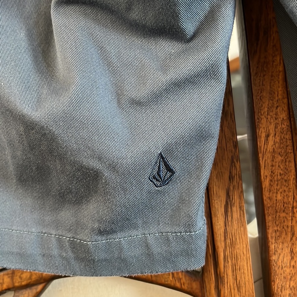 Volcom Shorts - Picture 6 of 7
